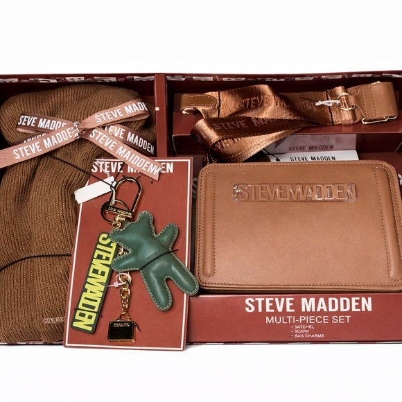 Steve Madden Handbags - Steve Madden Multi-Piece Gift Set Satchel Strap Scarf Bag Charms NWT